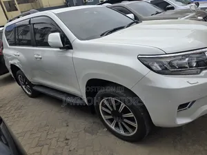Toyota Land Cruiser Prado 2017 Pearl