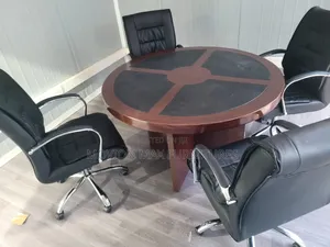 Black Round Dinning Table
