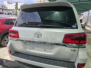 Toyota Land Cruiser 2018  White 