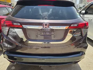 Honda Vezel 2019 Maroon