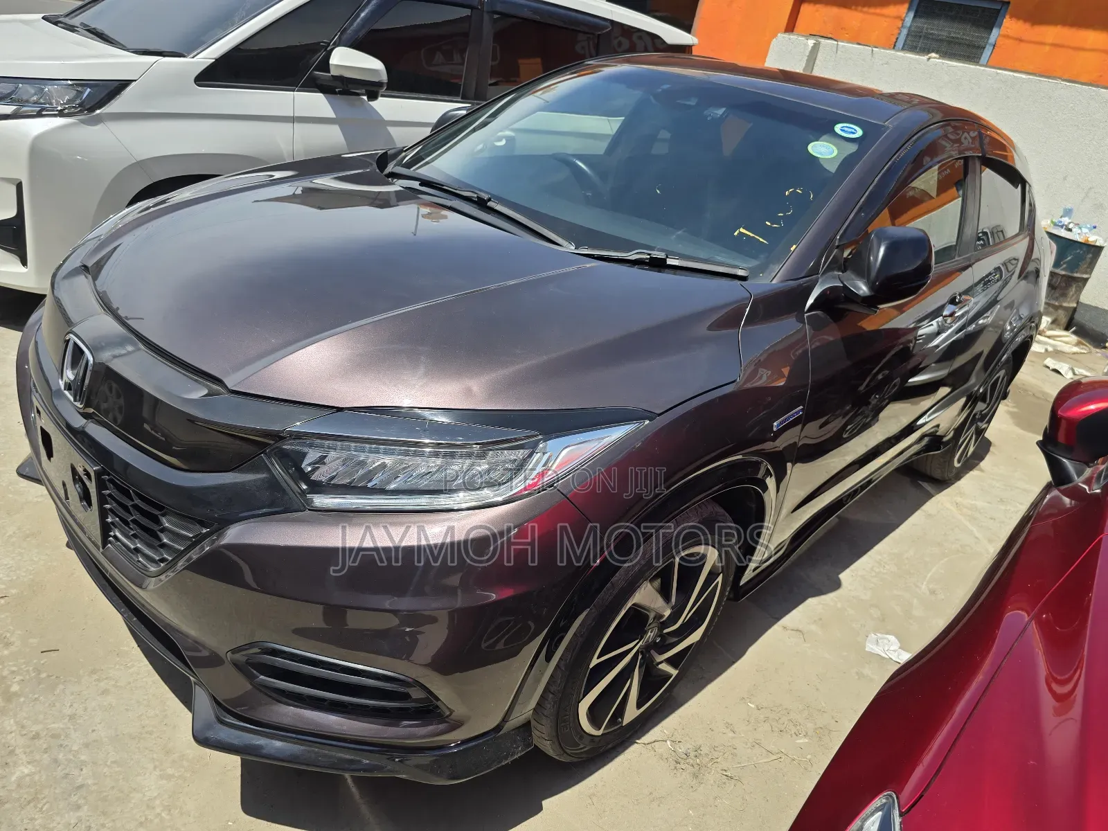 Honda Vezel 2019 Maroon