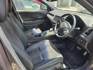 Honda Vezel 2019 Maroon