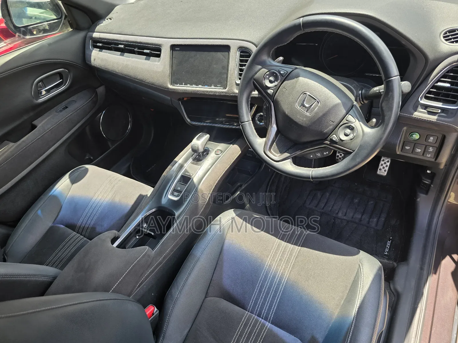 Honda Vezel 2019 Maroon