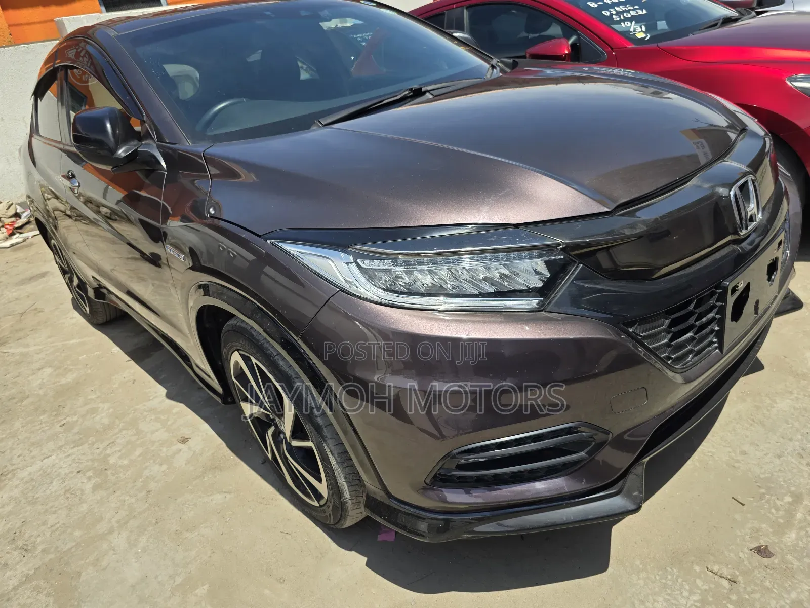 Honda Vezel 2019 Maroon