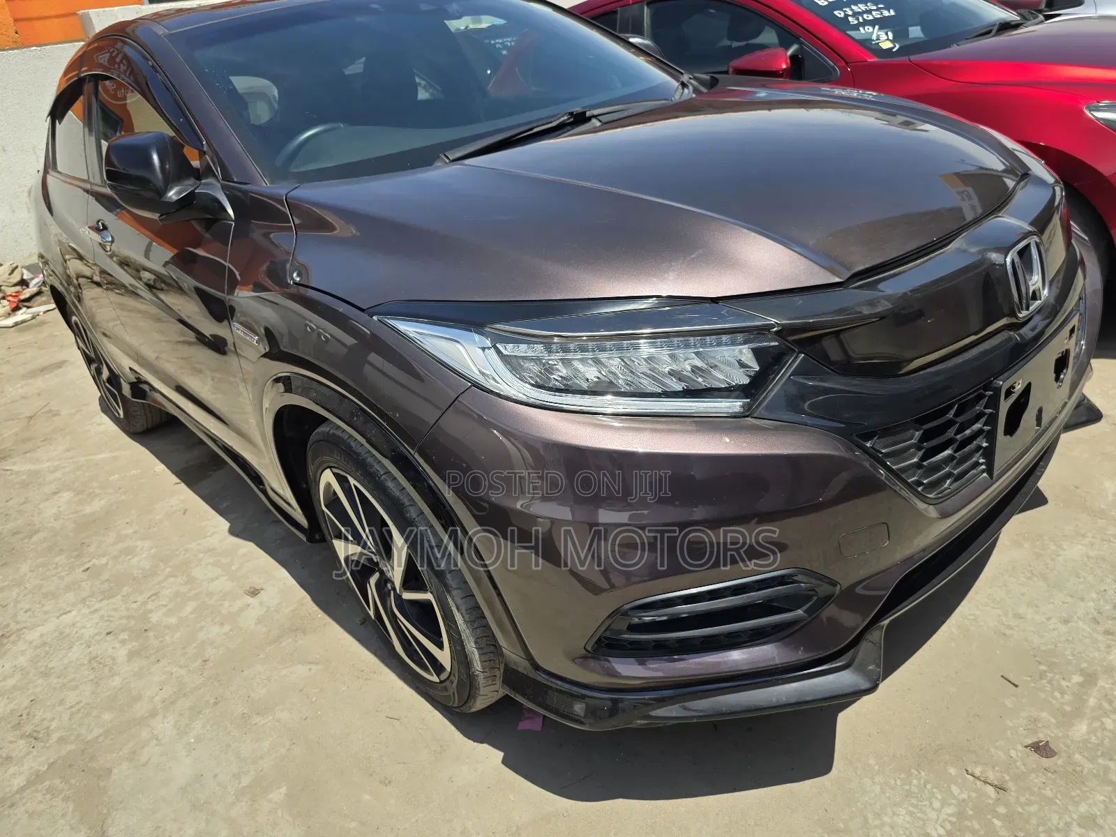 Honda Vezel 2019 Maroon