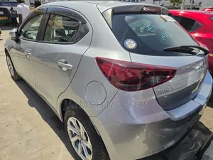 Mazda 2 2019 Silver
