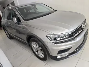 Volkswagen Tiguan 2019 Silver