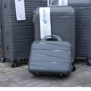 Unbreakable Medium Rubber Suitcase – Durable Travel Gear