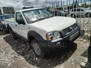 Nissan Hardbody 2008 White