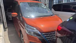Nissan Serena 2019 Orange