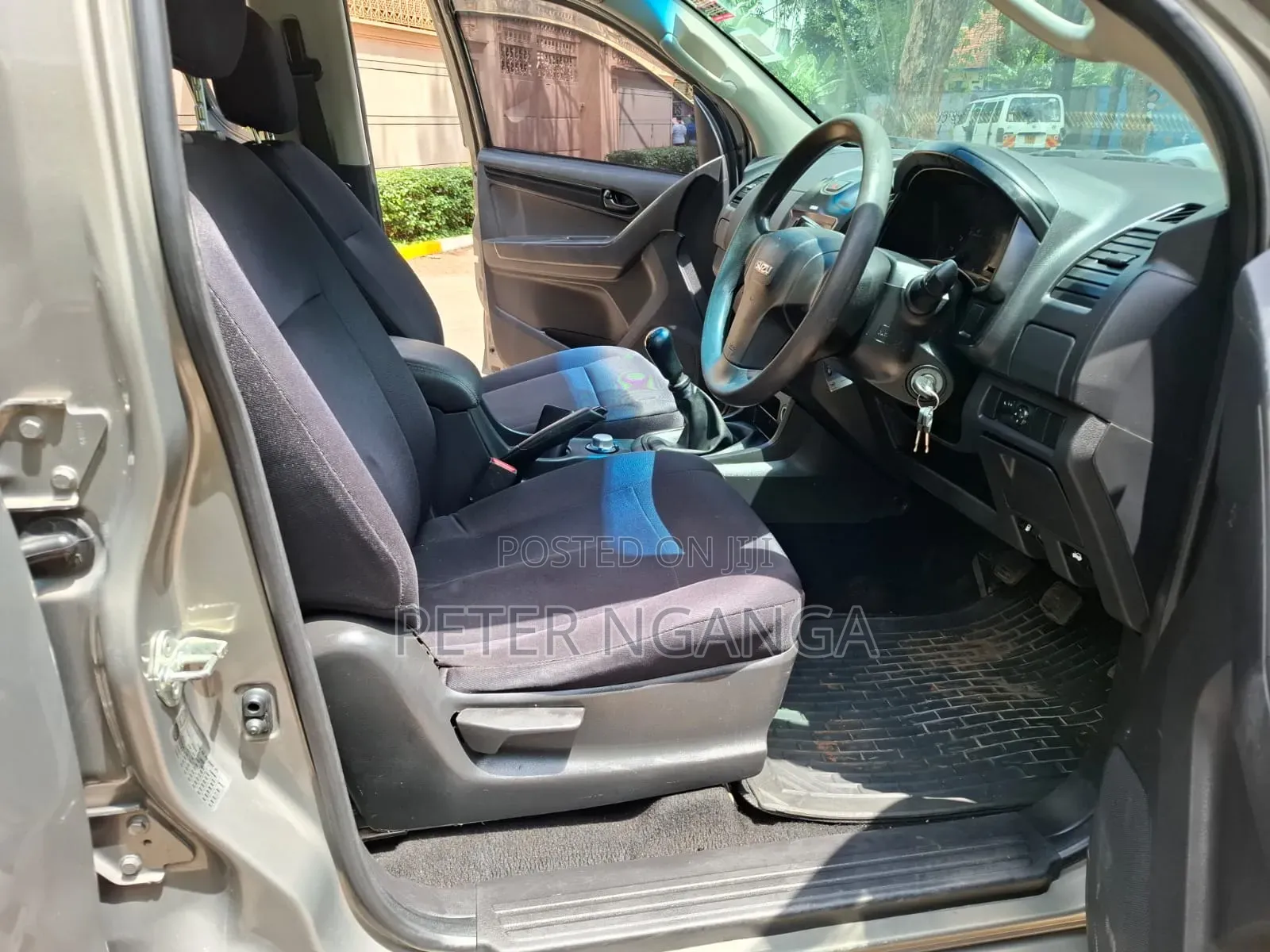 Isuzu D-MAX 2022 Gray