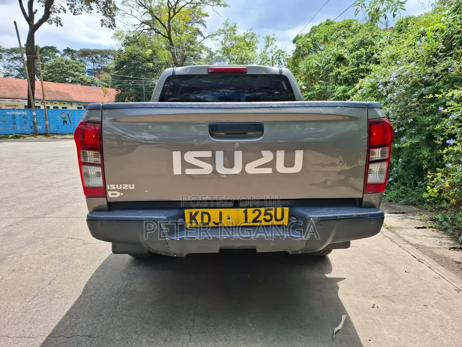 Isuzu D-MAX 2022 Gray