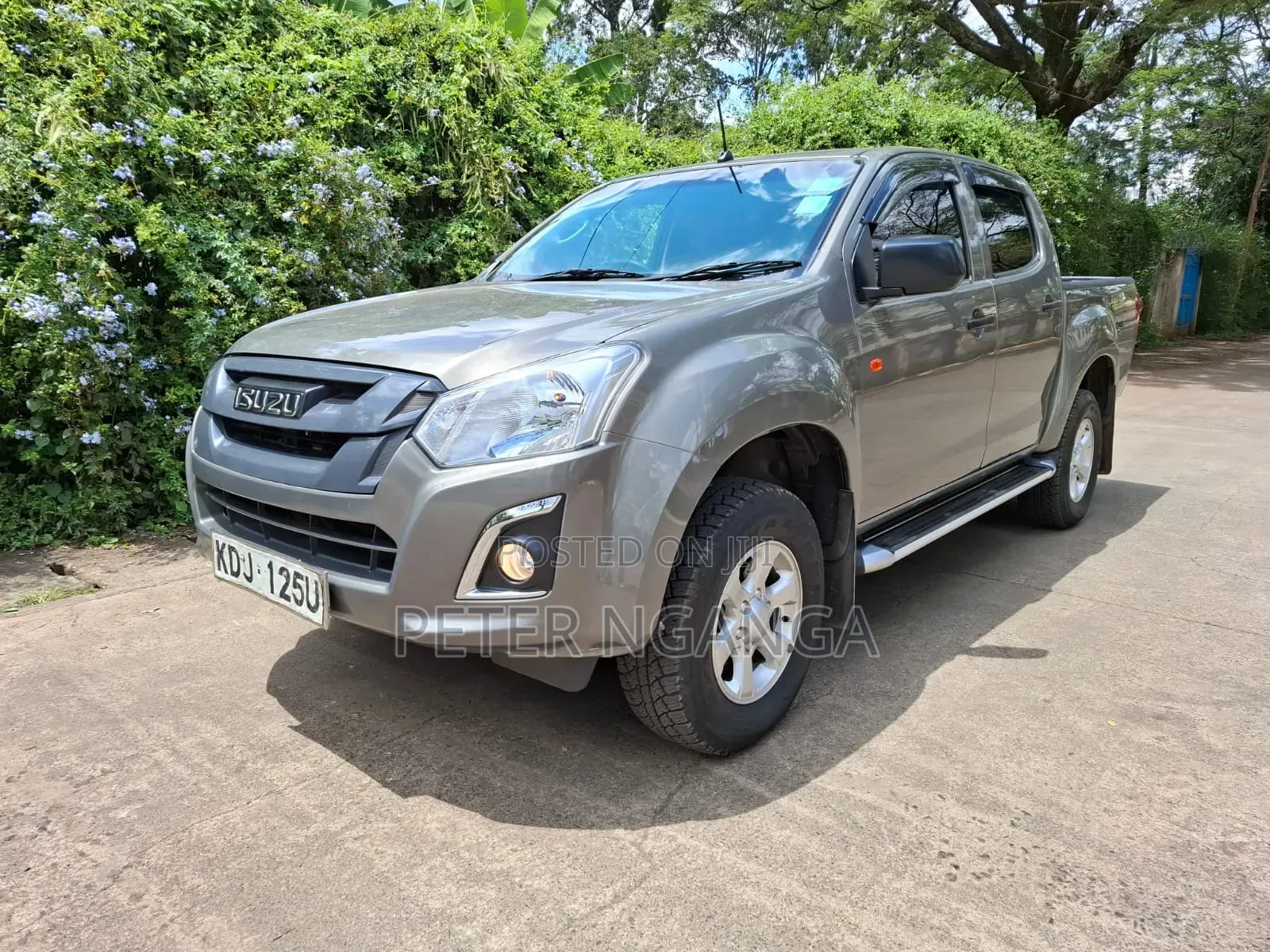 Isuzu D-MAX 2022 Gray