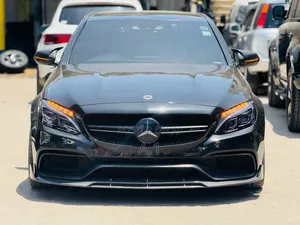 Mercedes-Benz C63 Base RWD Sedan (4.0L V8 7A) 2018 Black