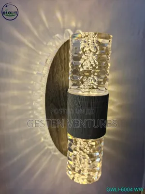 Led Wall Lamp Bracket With a Decorative Crystal-Effect Finish