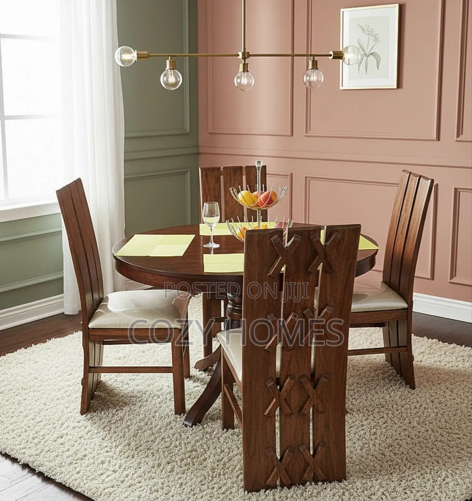 A 4 Seater Dining Set Dining Set With a Balanced Design