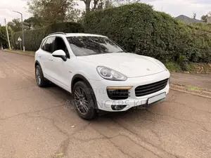 Porsche Cayenne 2015 White
