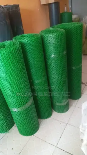 Plastic Mesh. Polythene Mesh 1mx25m