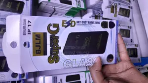 Gourds Clear Tempered Glass Screen Protector for iPhone 17