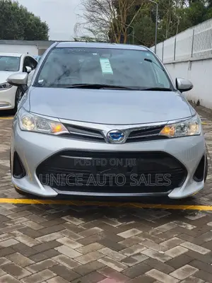 Toyota Corolla Fielder 1.5 Hybrid FWD 2018 Silver
