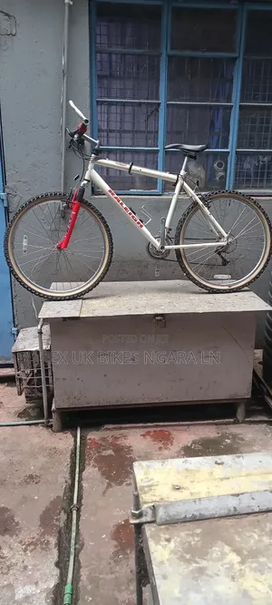 Ex Uk Size 26 White Raleigh MTB 24 Speed