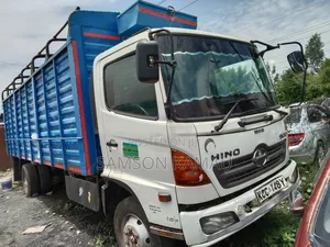 Hino 500 Lorry