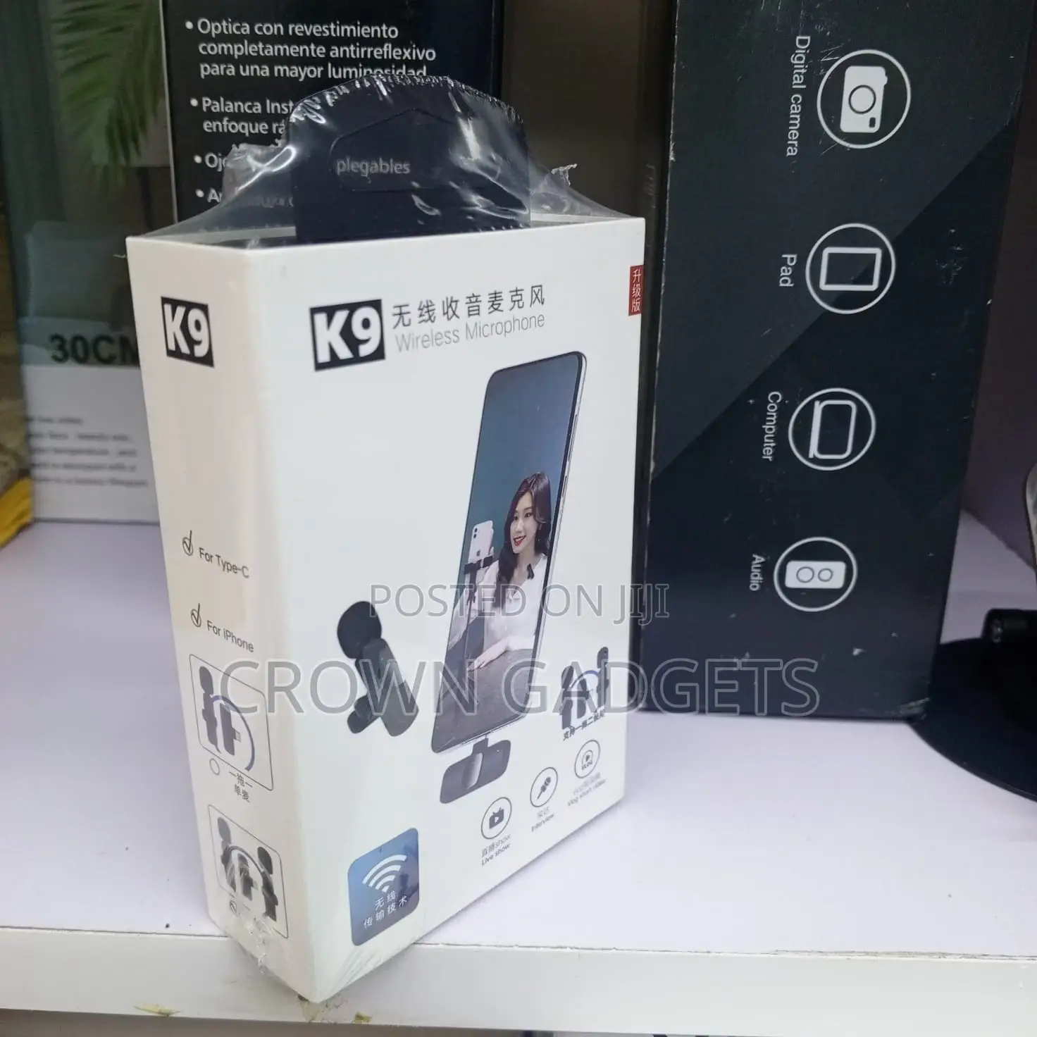 Wireless Lavalier Microphone for Phone Vlogging