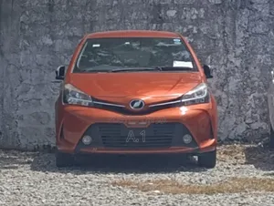 Toyota Vitz 1.0 FWD 5dr 2019 Orange
