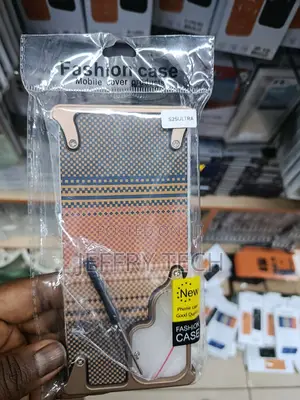 Samsung Galaxy S25 Ultra, a Stylized Woven Pattern Metal-Look Corners