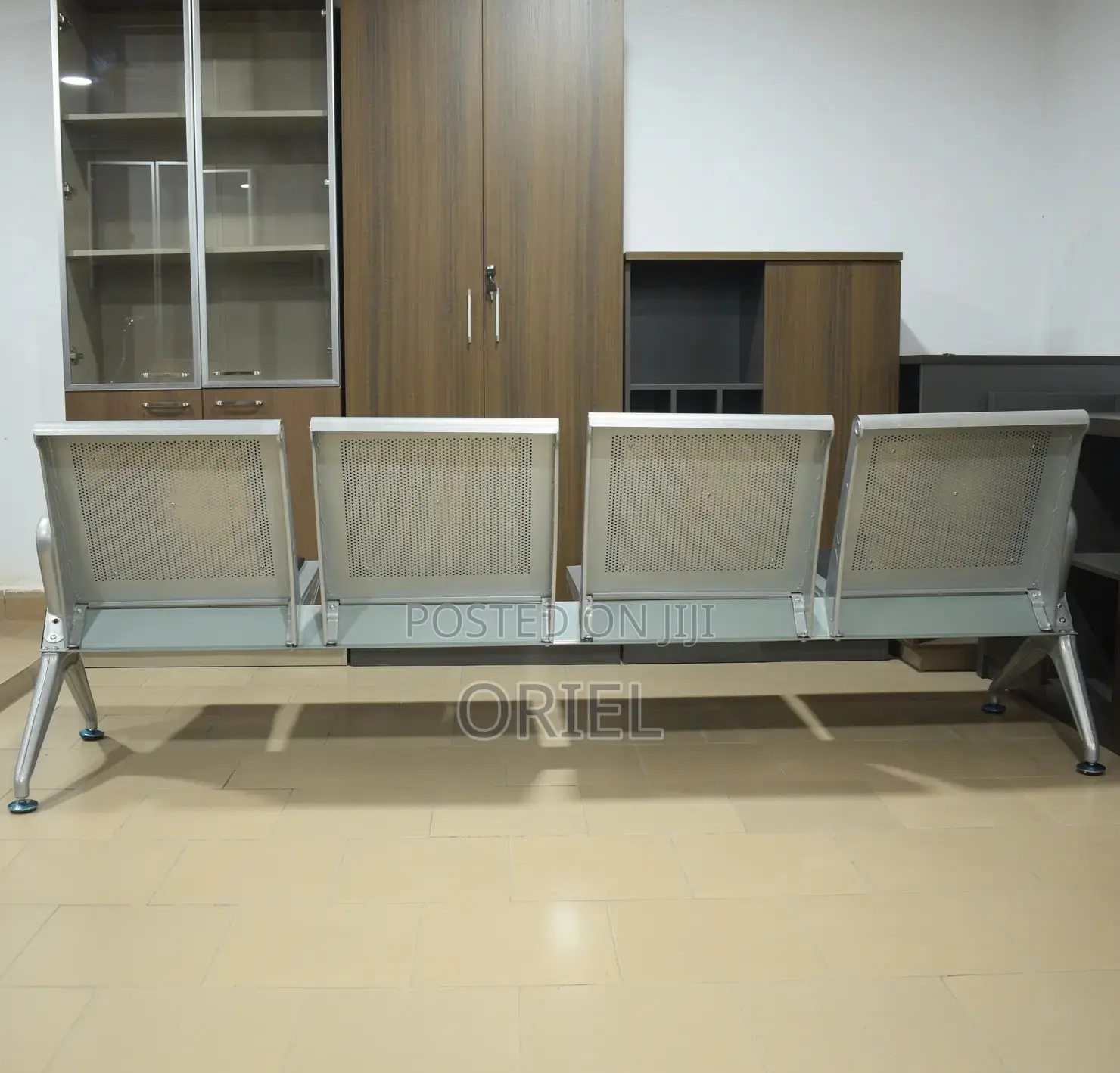 Benches; Long-Lasting 4-Link Office Visitor Bench