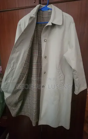 Classic British Trench Coat – Tartan Lined