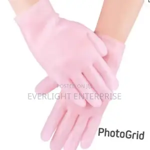 Silicone Moisturised Gloves
