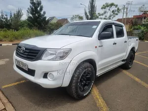 Toyota Hilux 2014 White