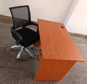 Quality Office Desk With Adjustable Mesh Office Chair