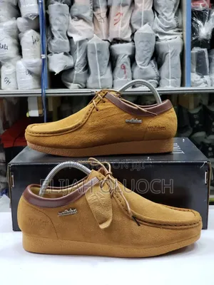 Brown Clarks Wallabees