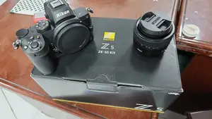 Nikon Z5 Kit 24-50mm