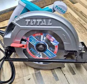 Total Professional Circular Saw, 1400watts, 7"
