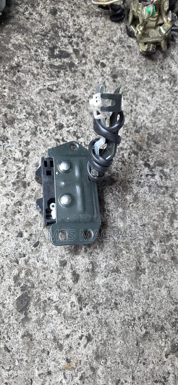 9l (Hiace) Boot Lock