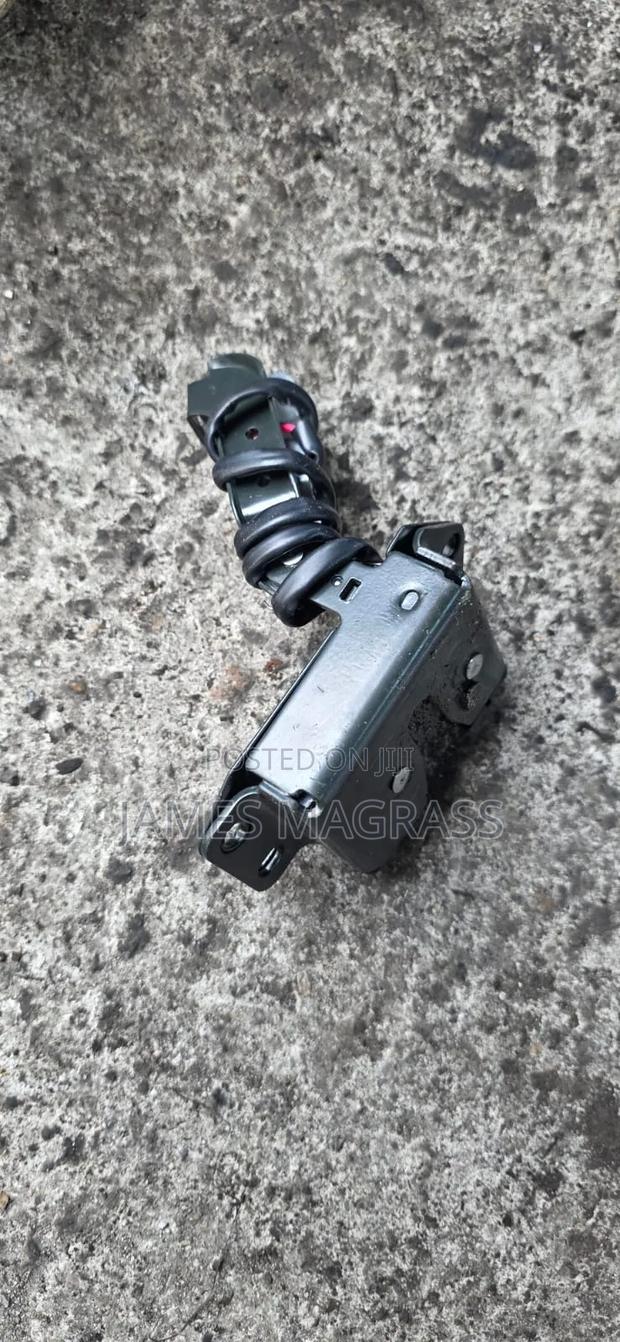 9l (Hiace) Boot Lock - thumbnail 2
