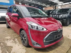 Toyota Sienta 2019 Red