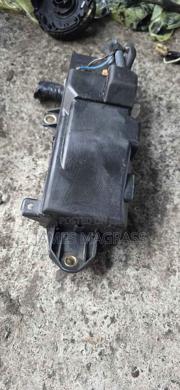 Toyota 5l Fusebox - thumbnail 2