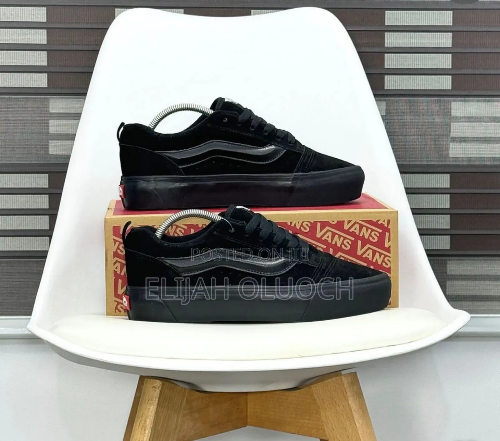 Vans Knu Stack Platform 🐾

Triple Sole All Black