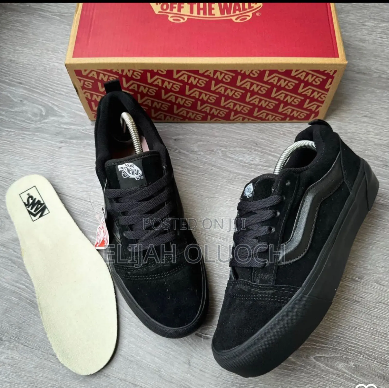 Vans Knu Stack Platform 🐾

Triple Sole All Black