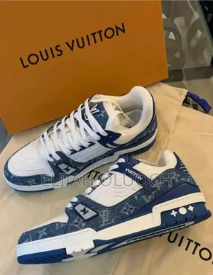 Louis Vuitton Trainer Blue  White 🐾

Quality 👌🏾

Size 39-45