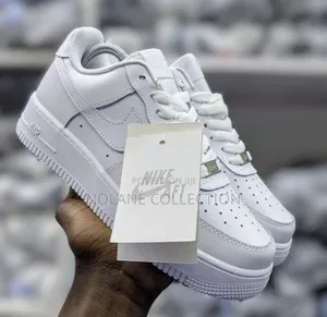 White Airforce 1 Maziwa