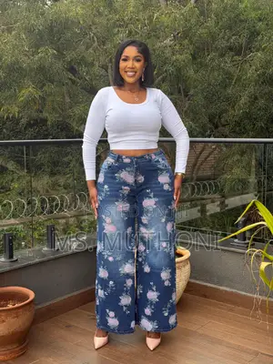 Fashion Nova Floral Jeans Size :27-36