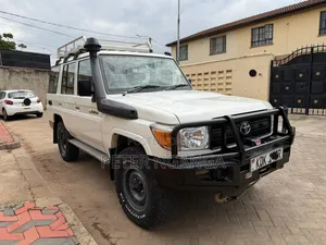 Toyota Land Cruiser 2016 Off white