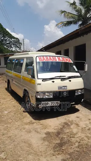 Nissan Caravan (Urvan) 2010