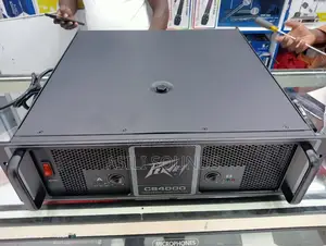 Peavey Cs 4000 Professional Power Amplifier.