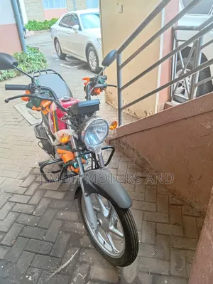Honda CB 2011 Red